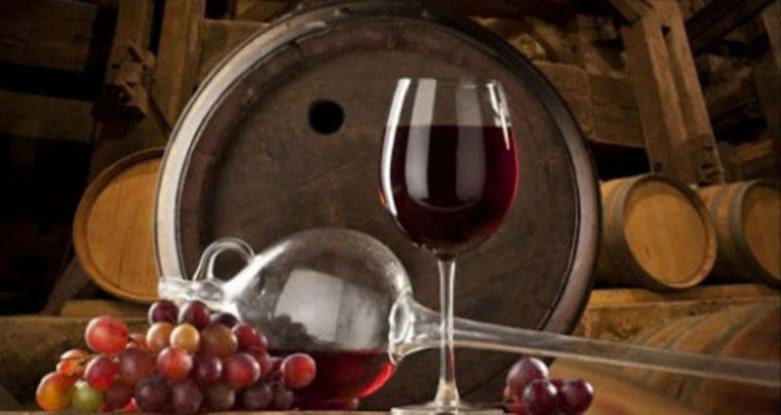 Χανιώτικο κρασί κατέκτησε κορυφαία βαθμολογία από διάσημο σομελιέ (βίντεο)